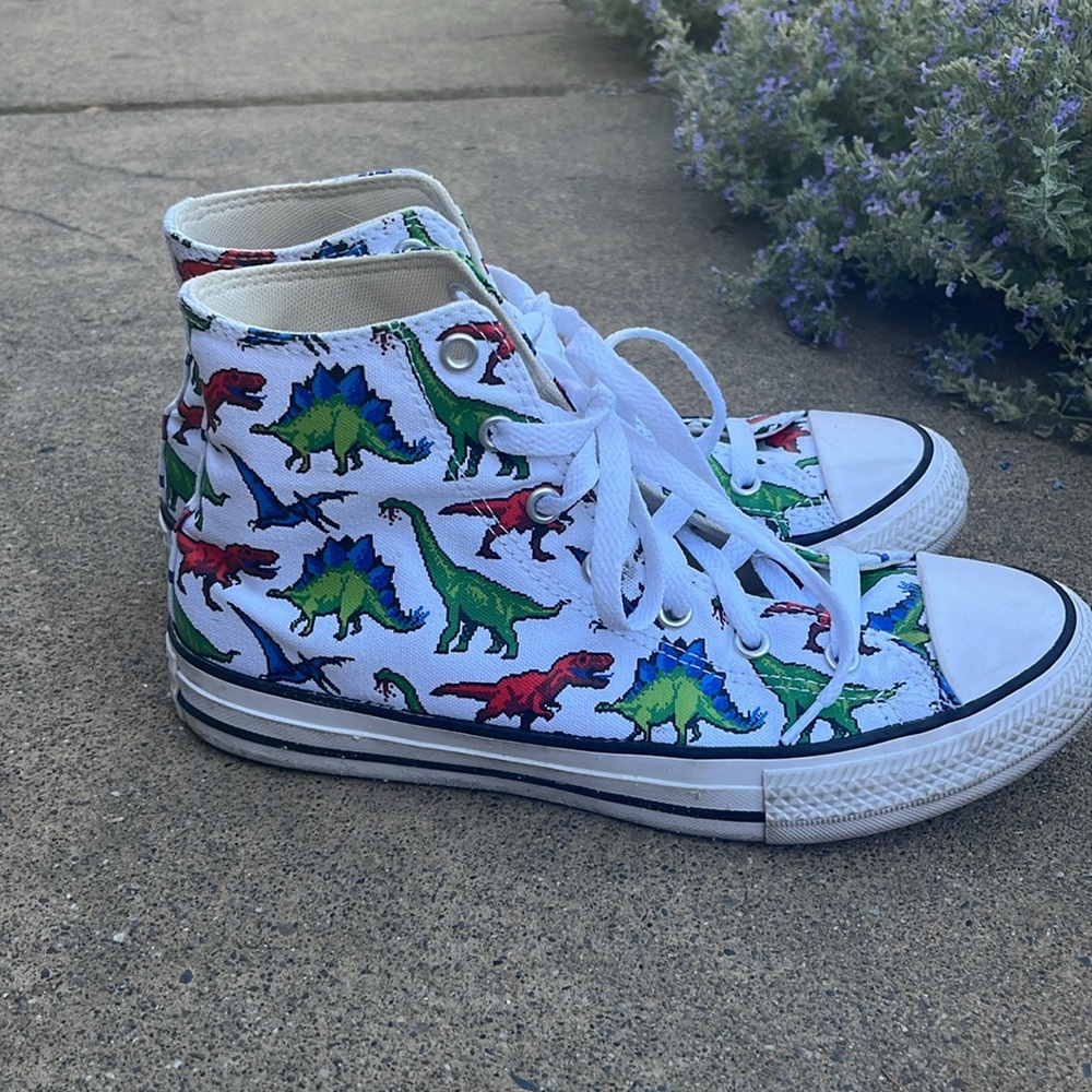 Converse Multi- Colored Dinosaur Print- Size 7 W - image 5